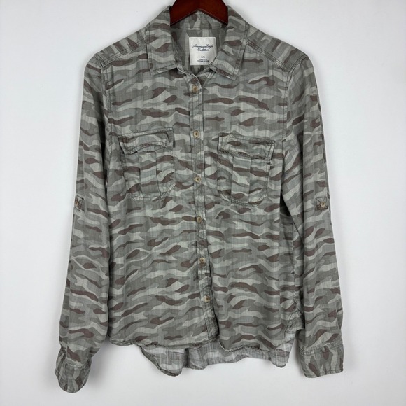 American Eagle Outfitters Tops - American Eagle Button Down‎ Shirt Camo